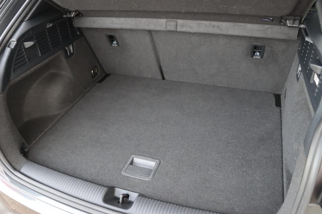 Audi Q2 30 tfsi s edition 110pk | navi | stoelverwarming