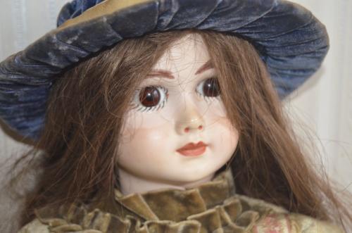 'Antieke' pop, biscuit (heet dat zo?) hoofd (2)