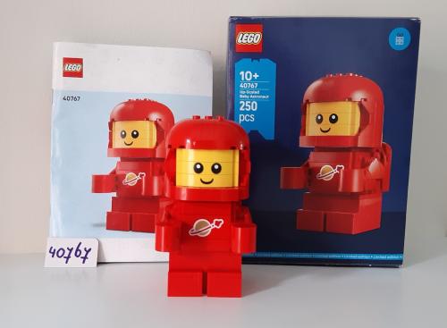 LEGO Space 40767: babyastronaut, Up-Scaled Baby Astronaut, limited edtiion