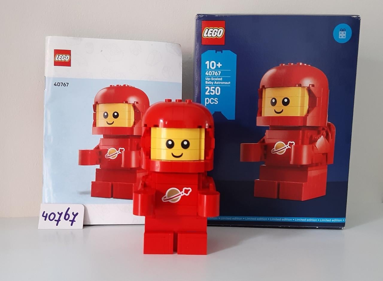 LEGO Space 40767: babyastronaut, Up-Scaled Baby Astronaut, limited edtiion