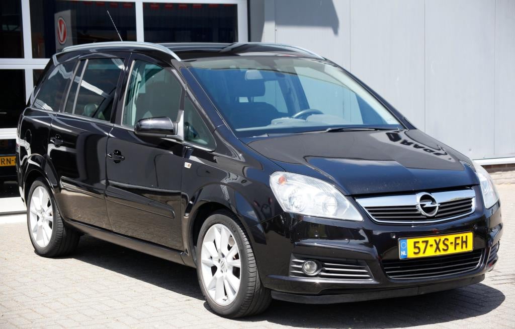 Opel Zafira 2.2 executive