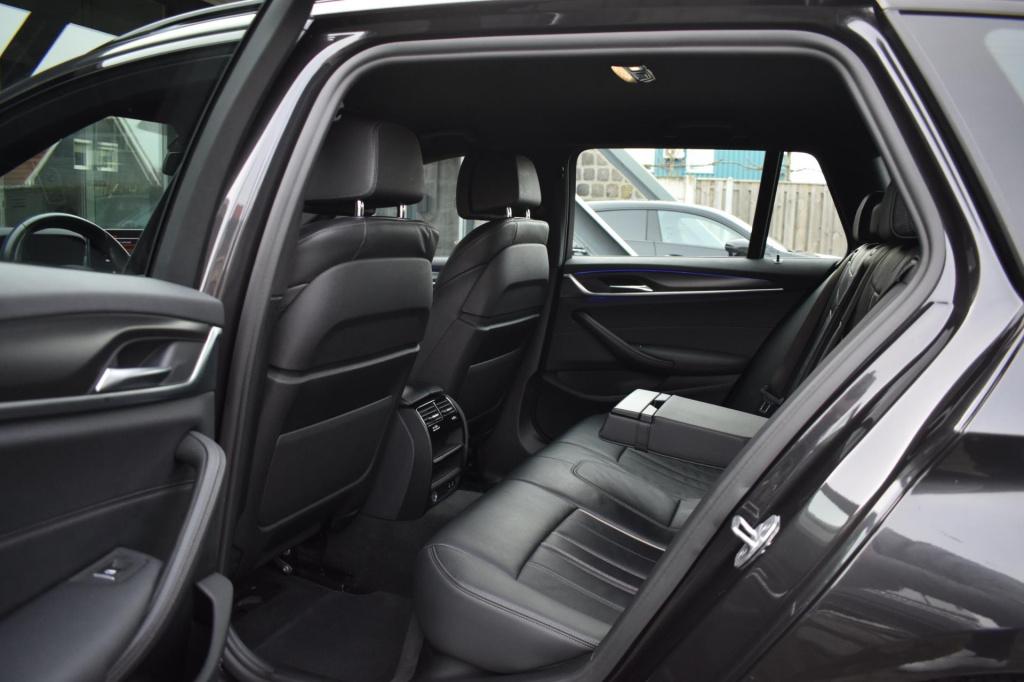 BMW 5 Serie touring 520i m-sport | laserlight | nap | dealer onderhouden | 
