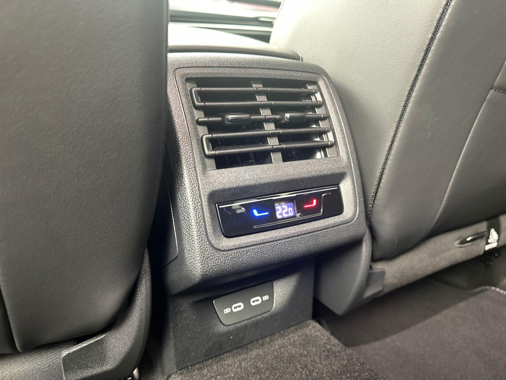 Volkswagen Golf variant r-line-edition 1.5 etsi 85 kw / 116 pk variant 7 v
