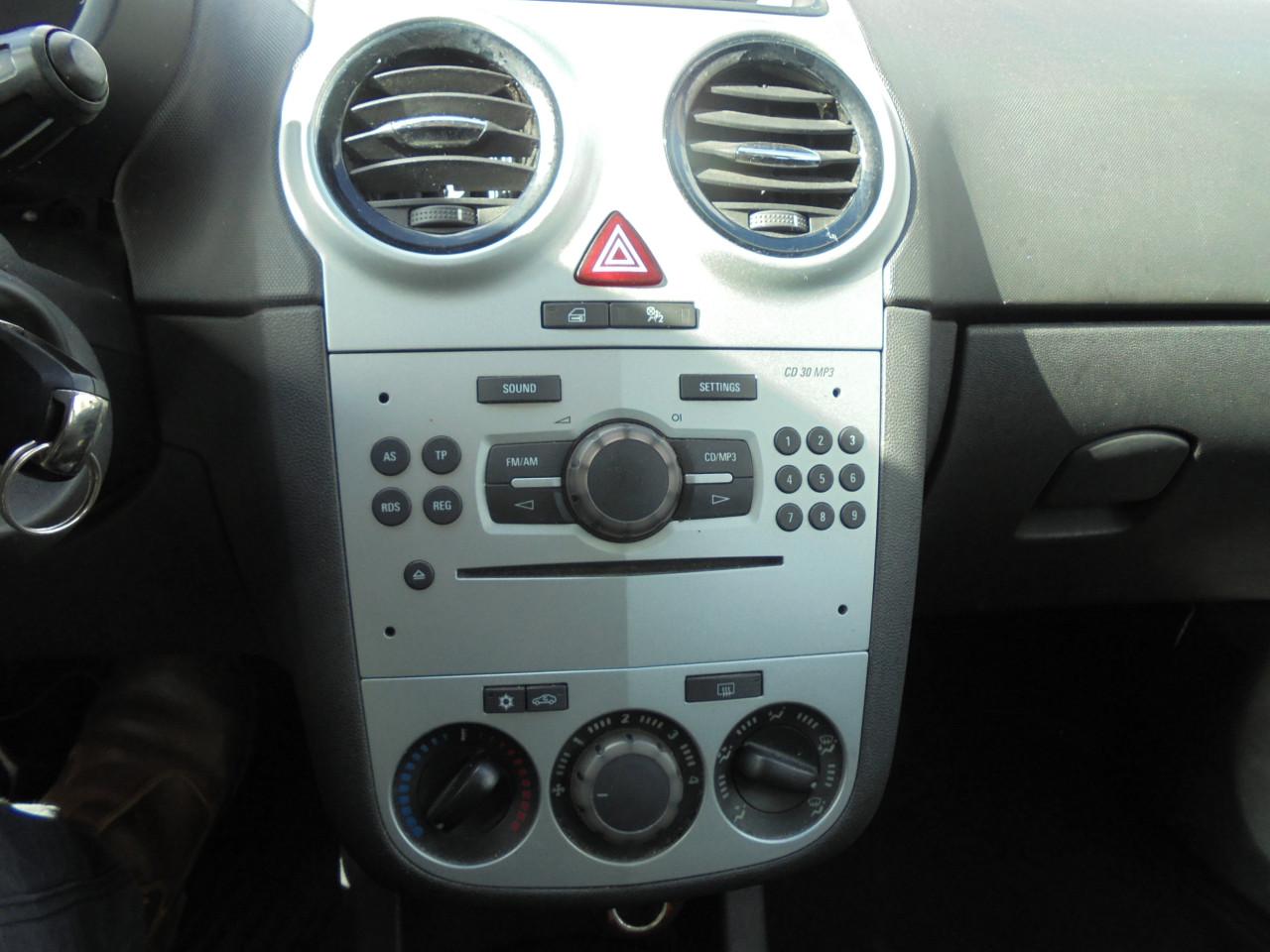 Corsa 1.2-16V bouwjaar 2008 met N.A.P de Apk is tot December 2026 € 895