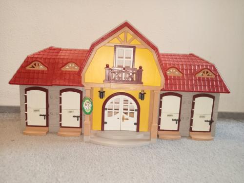 Playmobil paarden stal