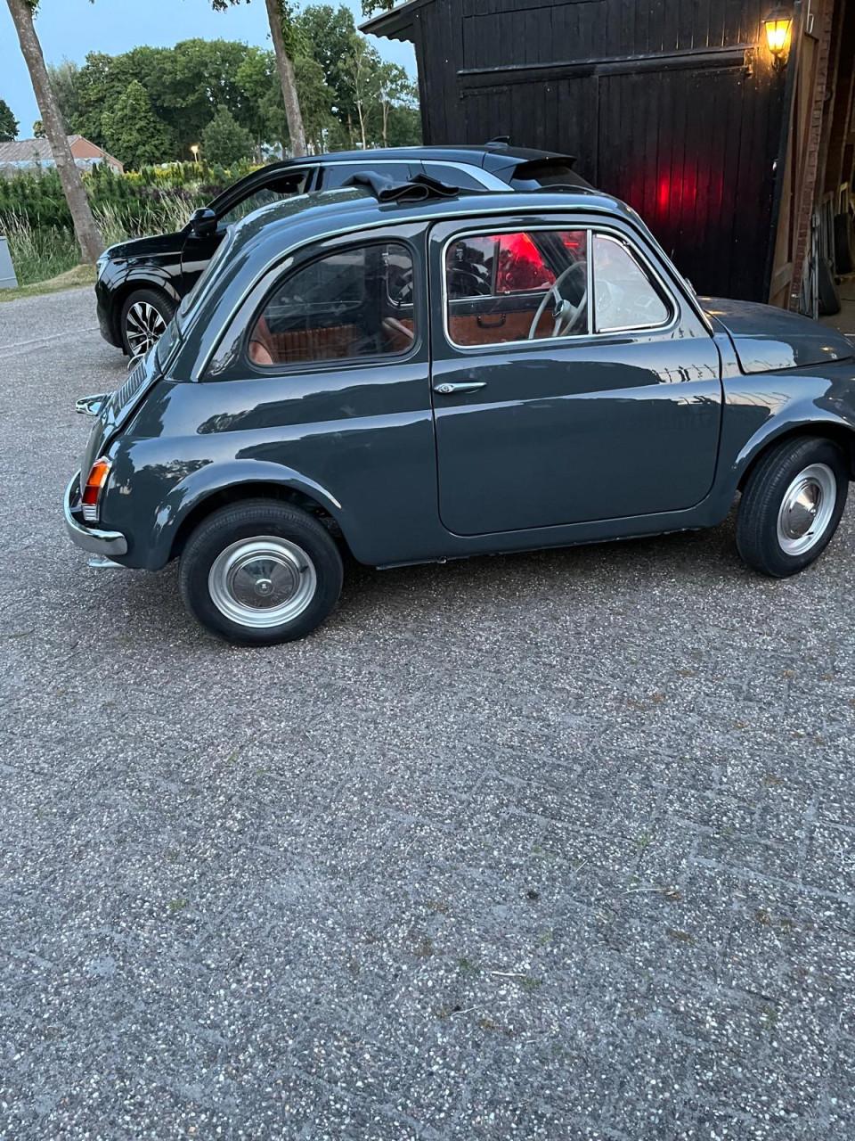 Volledig gerestaureerde Fiat 500 R, b.jr. '75