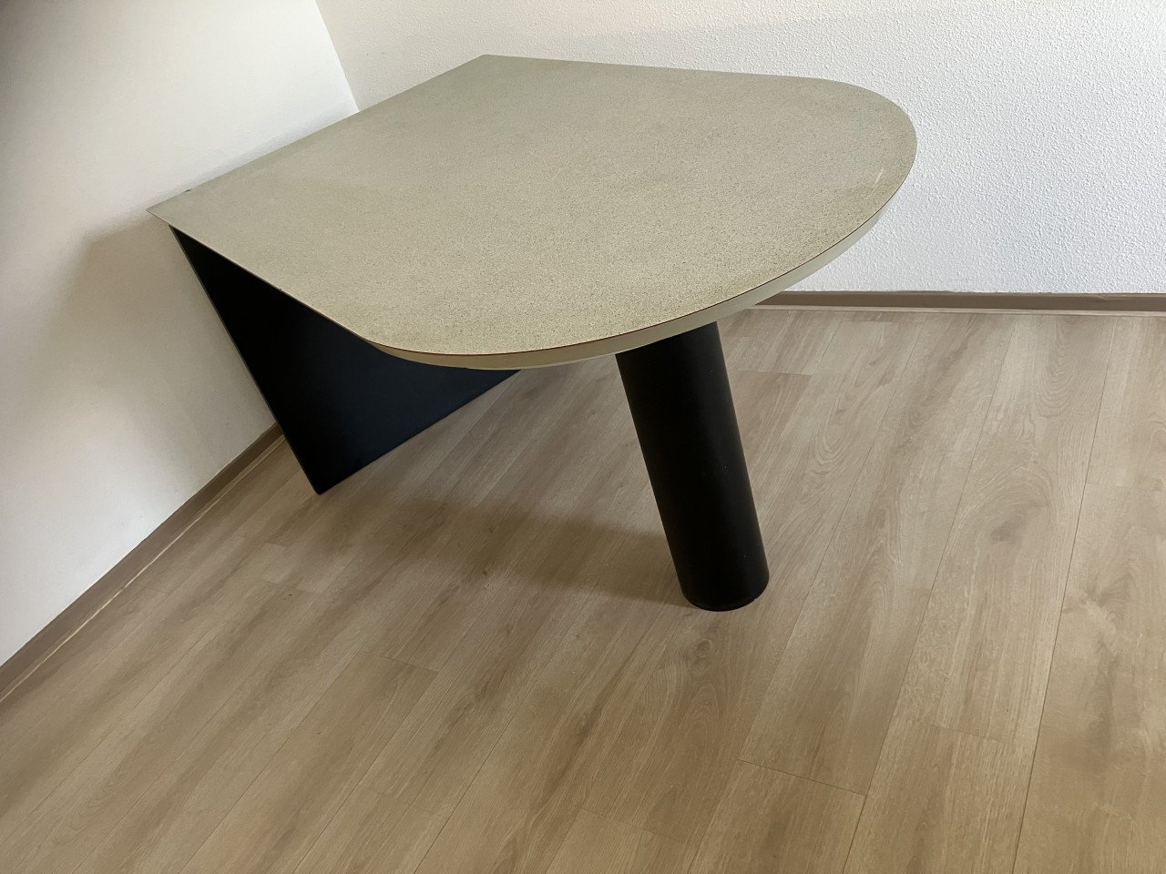 Eetkamertafel met uitschuifbaar passtuk