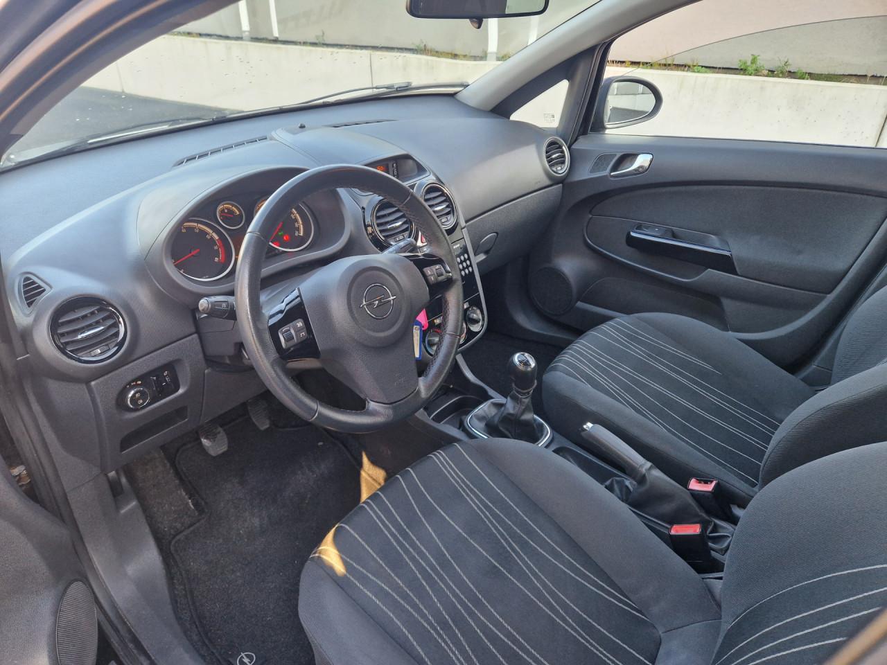 Opel Corsa 1.4-16V '111' Edition