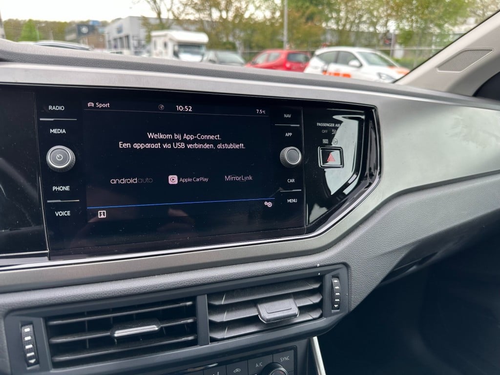 Volkswagen Polo 1.0 tsi comfortline business r-line camera virtual cockpit 