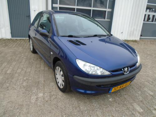 Peugeot 206 1.4i  nwe APK