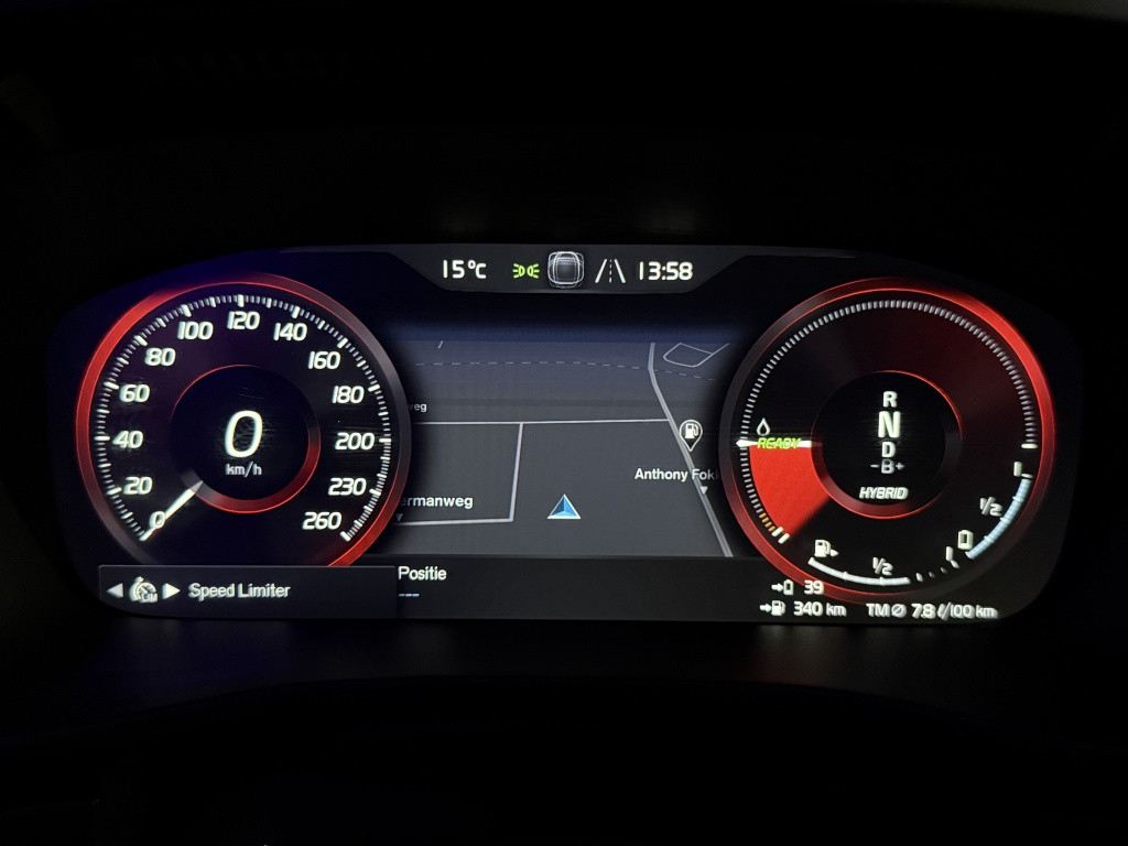 Volvo XC40 t5 262pk recharge ultimate bright| panodak| adap.cruise| trekhaa