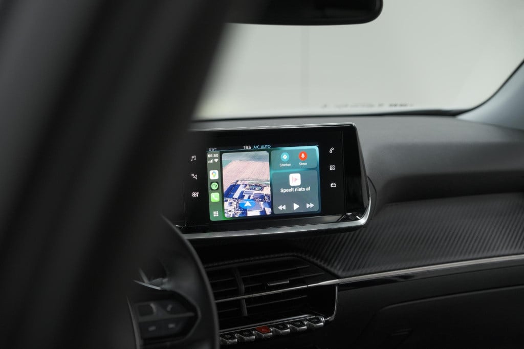 Peugeot 2008 puretech 130 eat8 allure | parkeersensoren | navigatie | apple