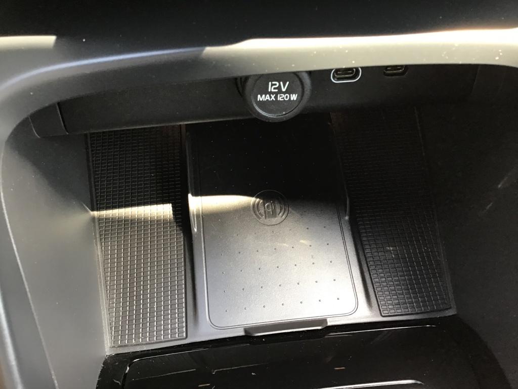 Volvo C40 recharge ultra dark 1e eigenaar 20 inch pano 360 cam