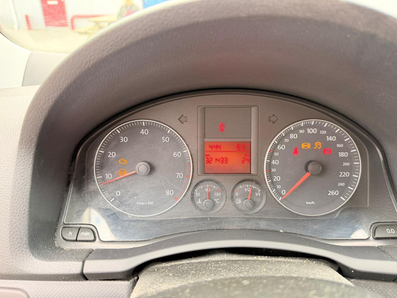 Volkswagen Golf 1.6 FSI Turijn APK tot September! €999 Rijd goed!