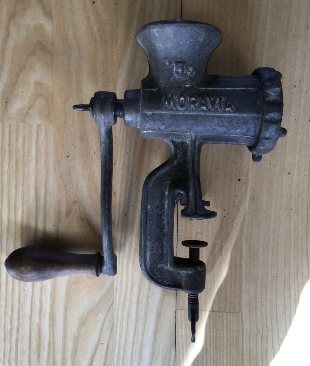 Vintage Moravia gehaktmolen