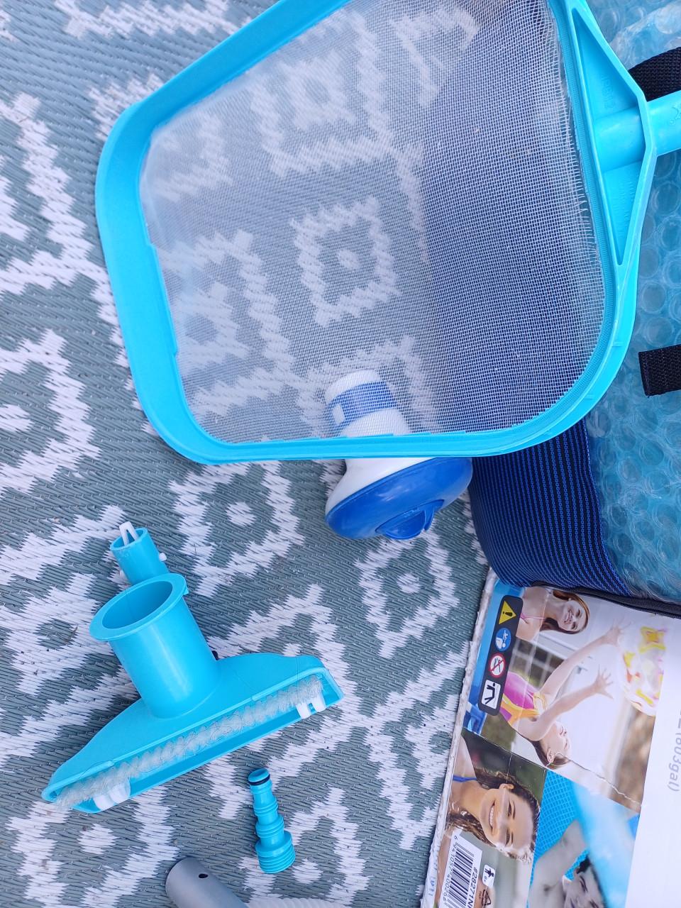 Zwembad met toebehoren