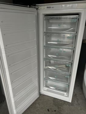 Miele inbouw/losstaande vrieskast 140 x 55 cm. 183 liter A+ vriezer