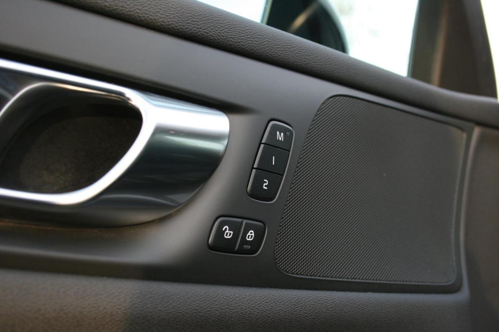 Volvo V60 2.0 t6 recharge awd r-design