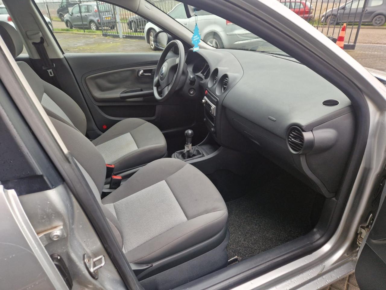 TE KOOP SEAT IBIZA 1.4 16V REFERENCE 110.817 KM MET KLIMAAT CONTROL