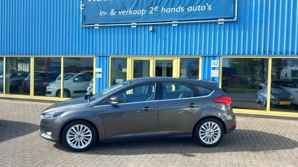 Ford FOCUS 1.0 Titanium Edition 5deurs bj:2015 airco navigatie lm-velgen
