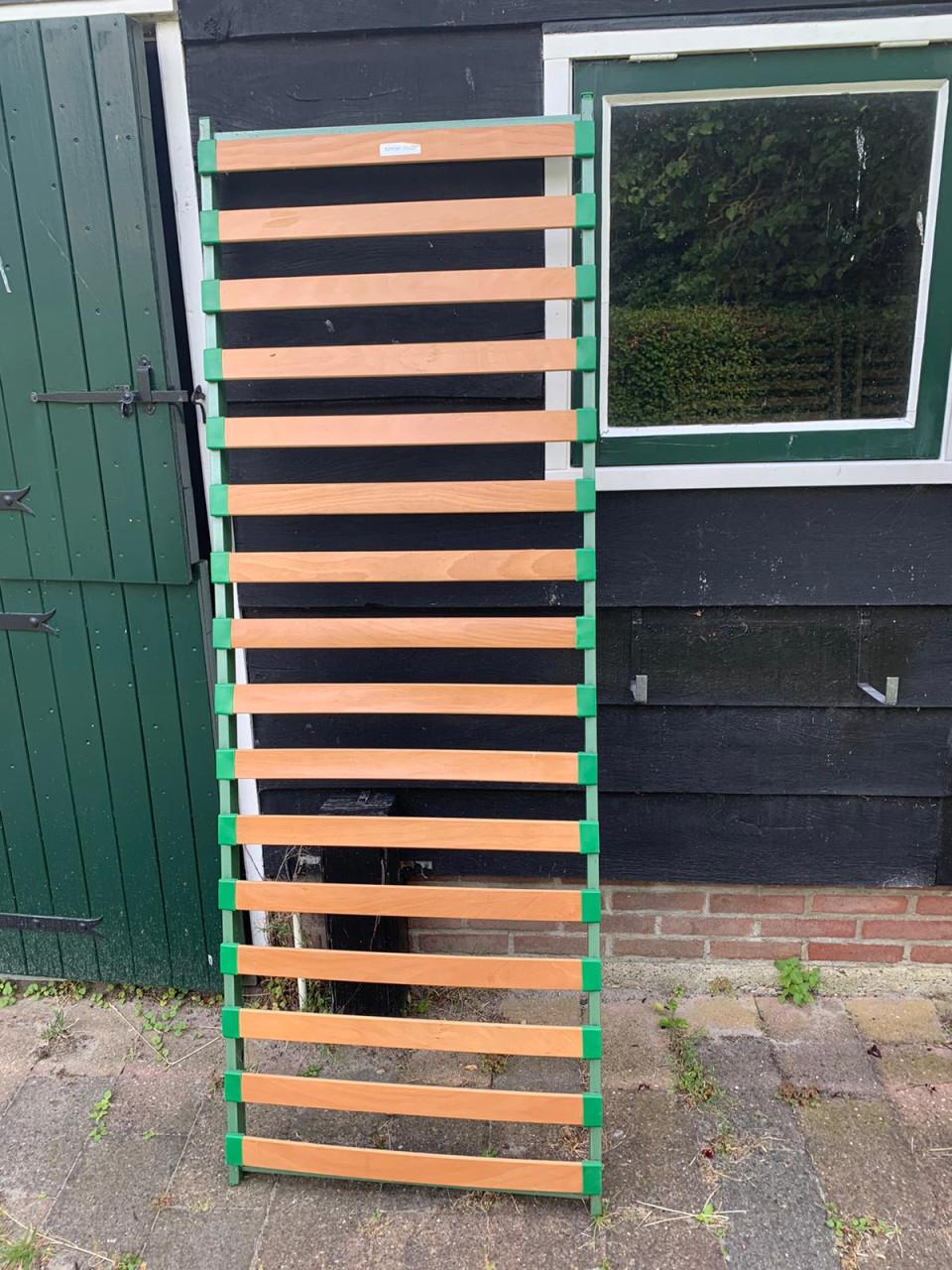 Logeer bed en latten bodems