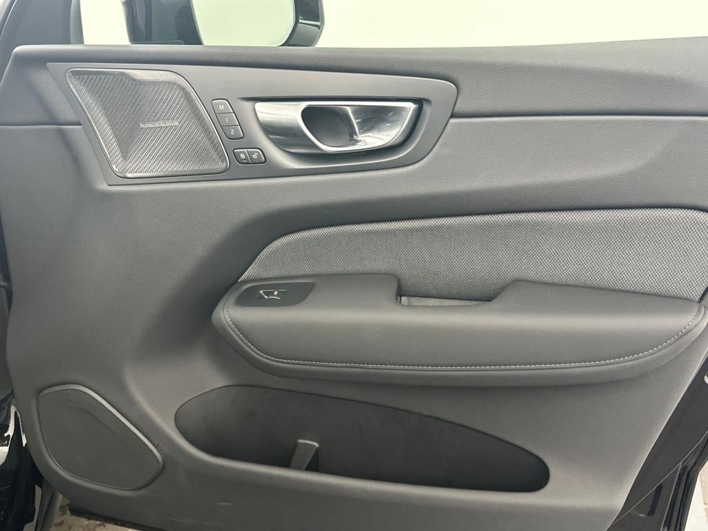 Volvo XC60 t8 455pk ultra black edition| pano| 360camera| hud| harman&kardo