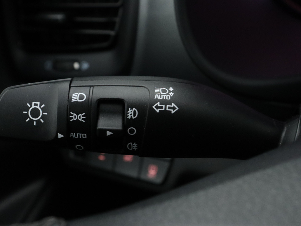 Kia Stonic 1.0 t-gdi mhev dynamicline | led koplampen | airco | apple carpl