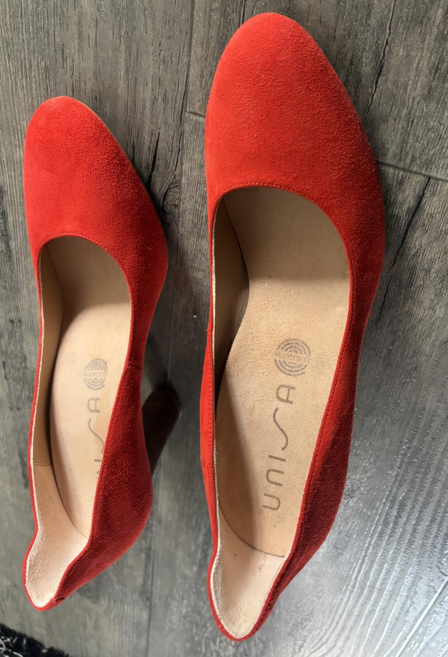 Rode pumps maat 39