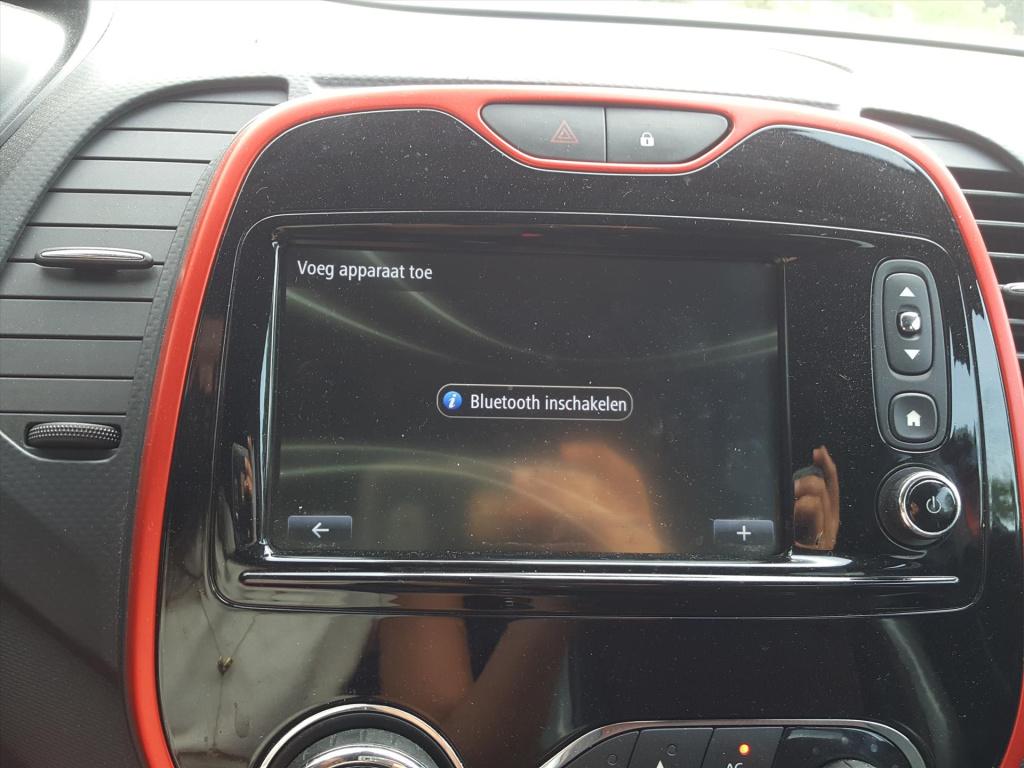 Renault Captur tce 120pk edc helly hansen | navigatie | trekhaak | bluetoot
