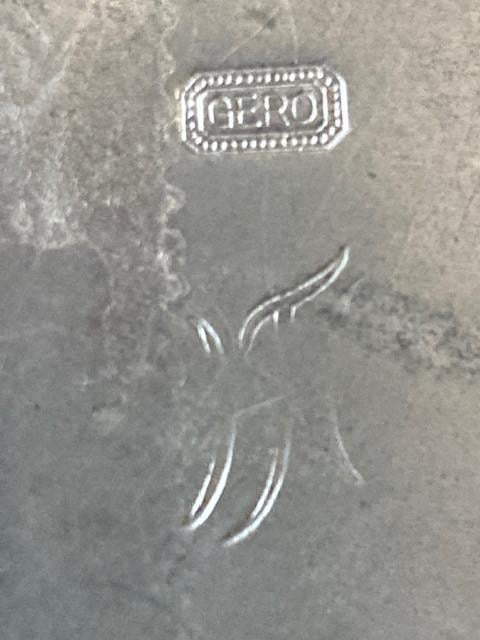 Vaas en schaaltje van gehamerd zilvertin