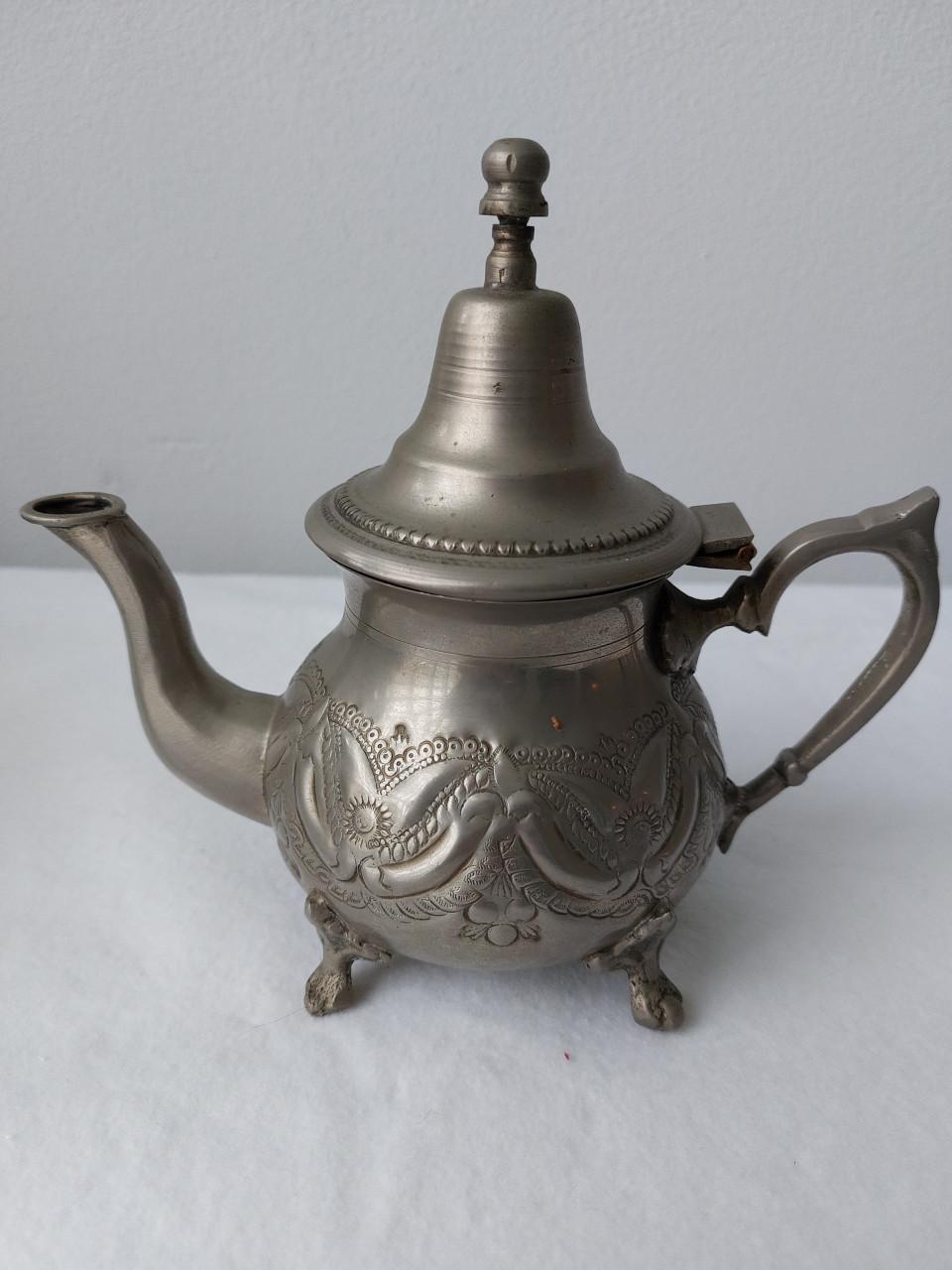 Marokkaanse Verzilverde theepotten.