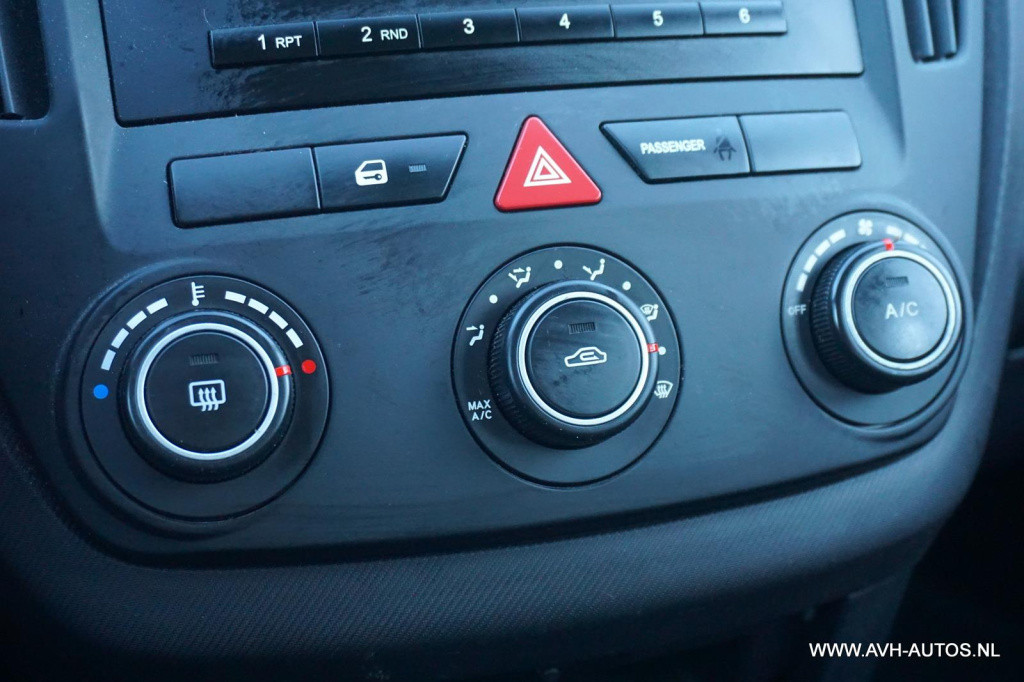 Kia Cee'd sporty wagon 1.4 x-tra