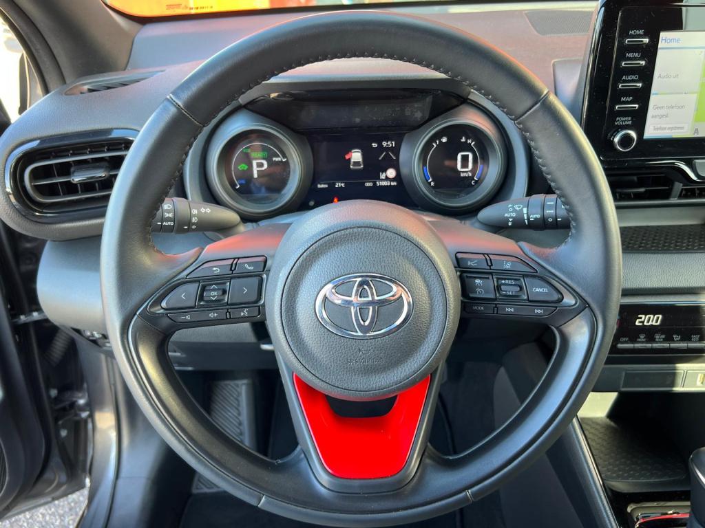 Toyota Yaris 1.5 hybrid tokyo spirit | navi | cruise | climate
