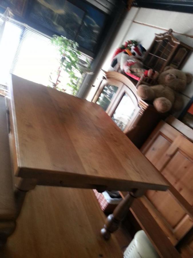 Salontafel eiken 60 x 60 cm...& 1 x donker hout Salontafel exotisch