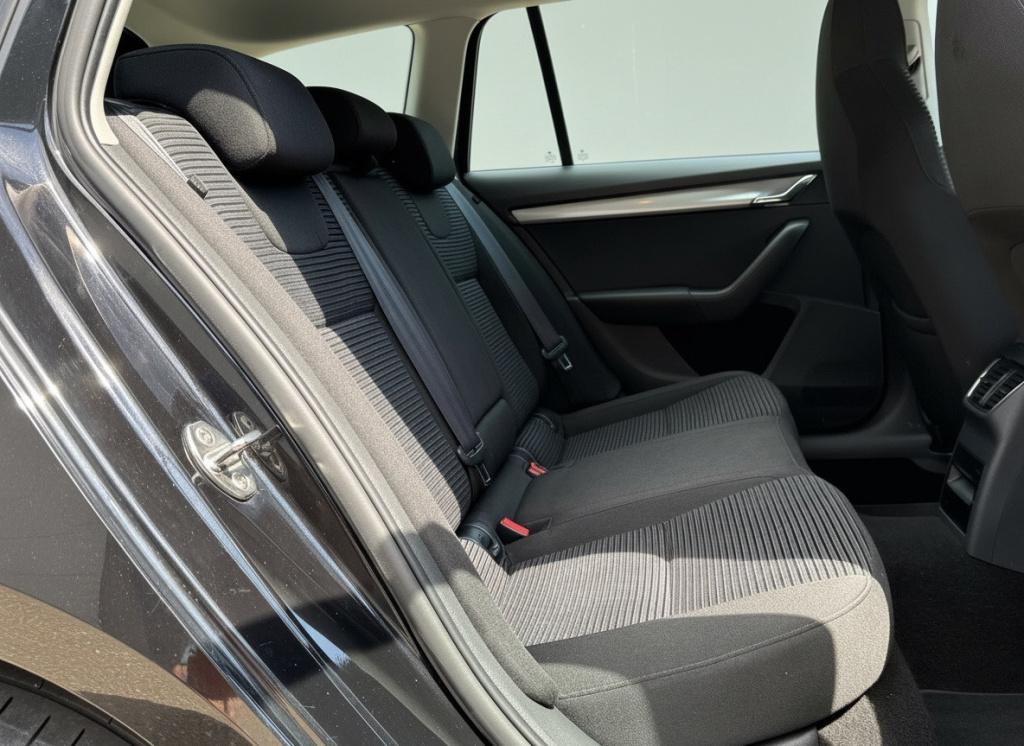 Skoda Octavia combi 1.4 tsi greentech ambition businessline automaat
