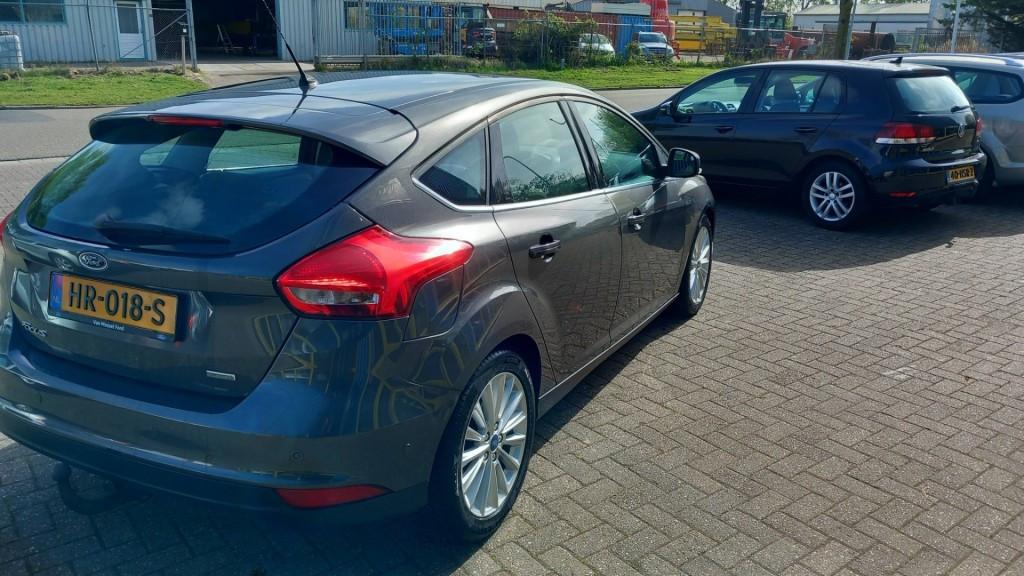 Ford FOCUS 1.0 Titanium Edition 5deurs bj:2015 airco navigatie lm-velgen