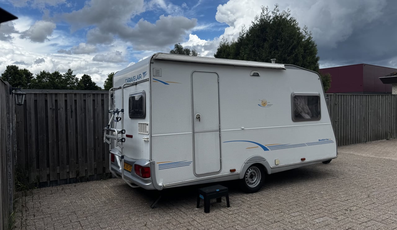 Caravelair Solariria 2005 met voortent , vast bed en boiler