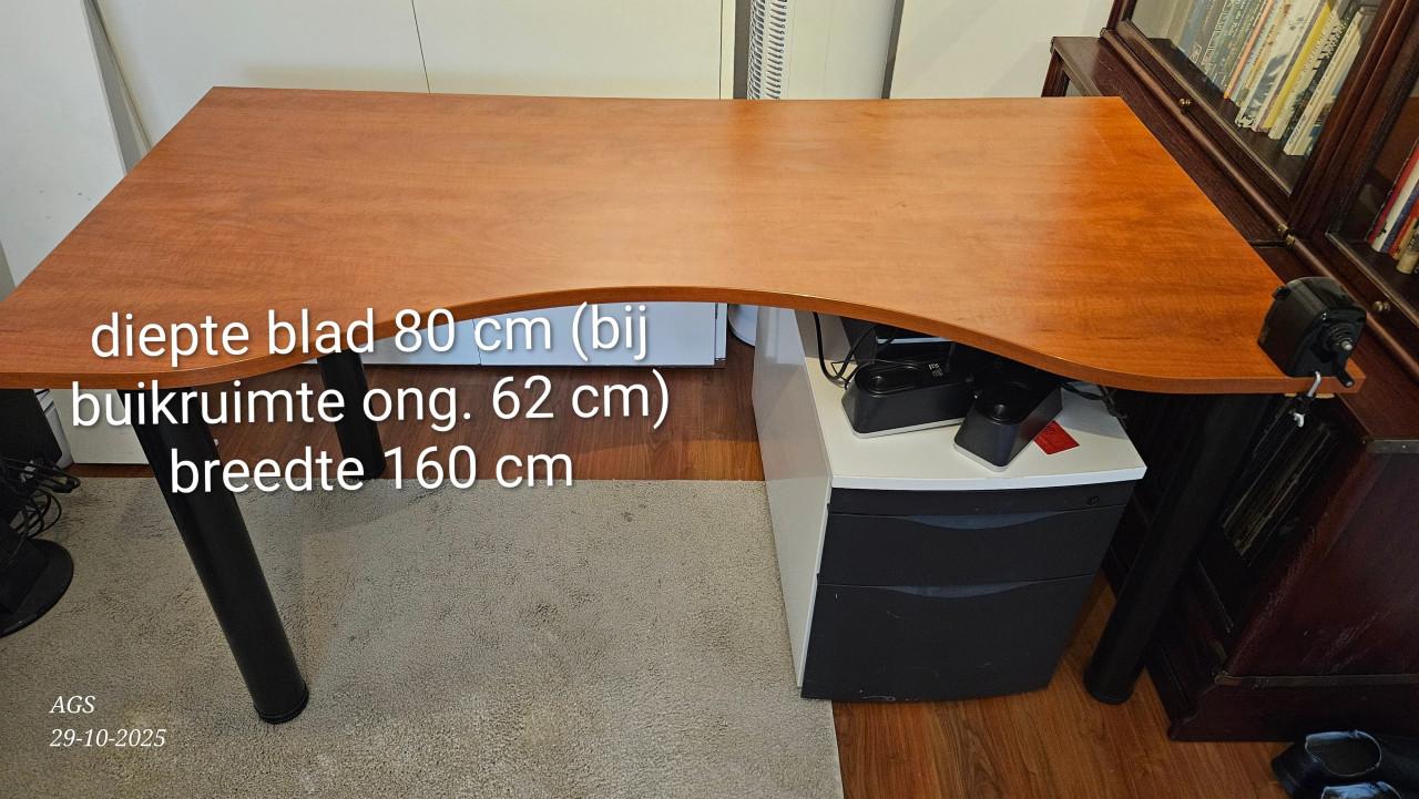 Bureau met ladenblok