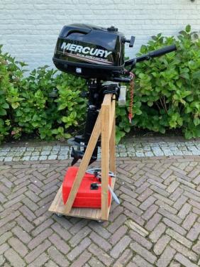 Te koop nette buitenboordmotor Mercury 6 pk