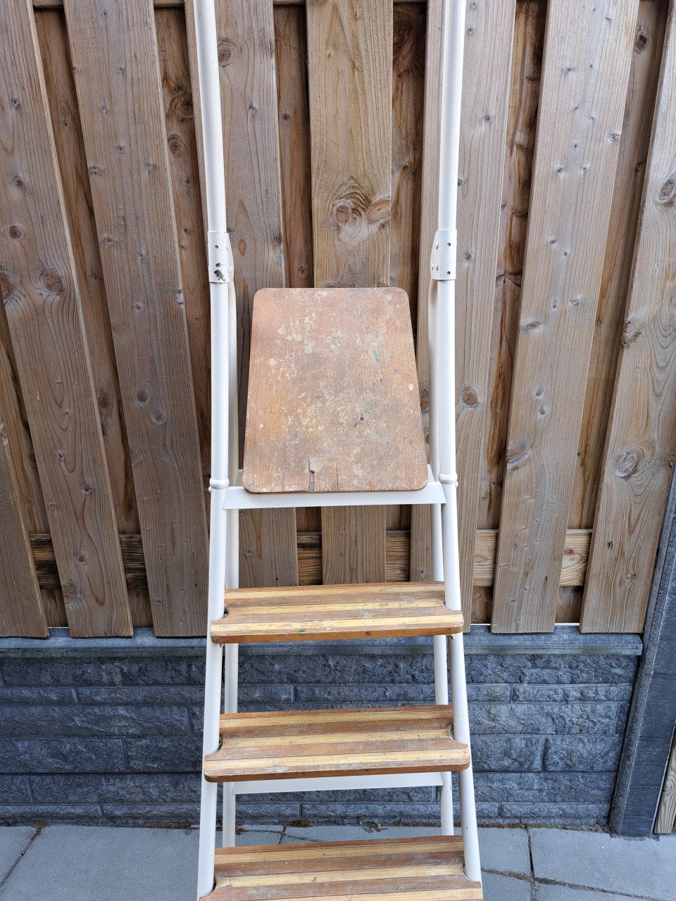 Schildersladder of huishoudtrap.