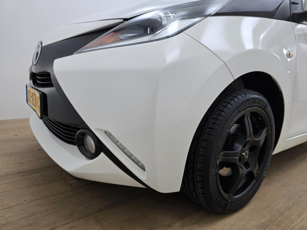 Toyota Aygo occasion 1.0 vvt-i x-play met parkeercamera | tweedehands toyot