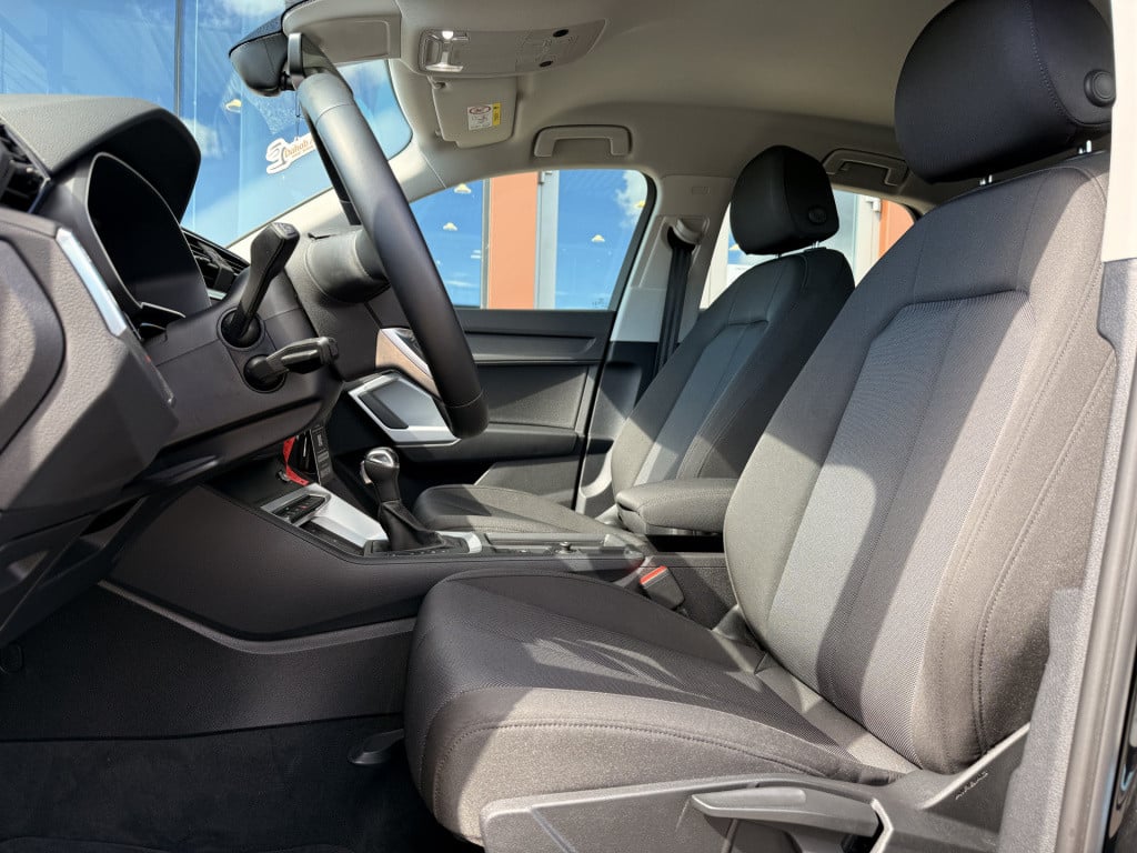Audi Q3 sportback 45 tfsi e s-line | phev | matrix | stoelverwarming | digi