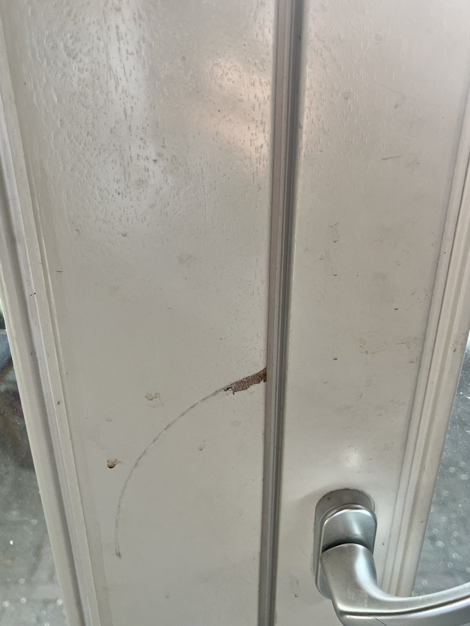 Beschikbaar in overleg. HR ++ dubbel glas Inclusief cilinderslot en 2 sleut