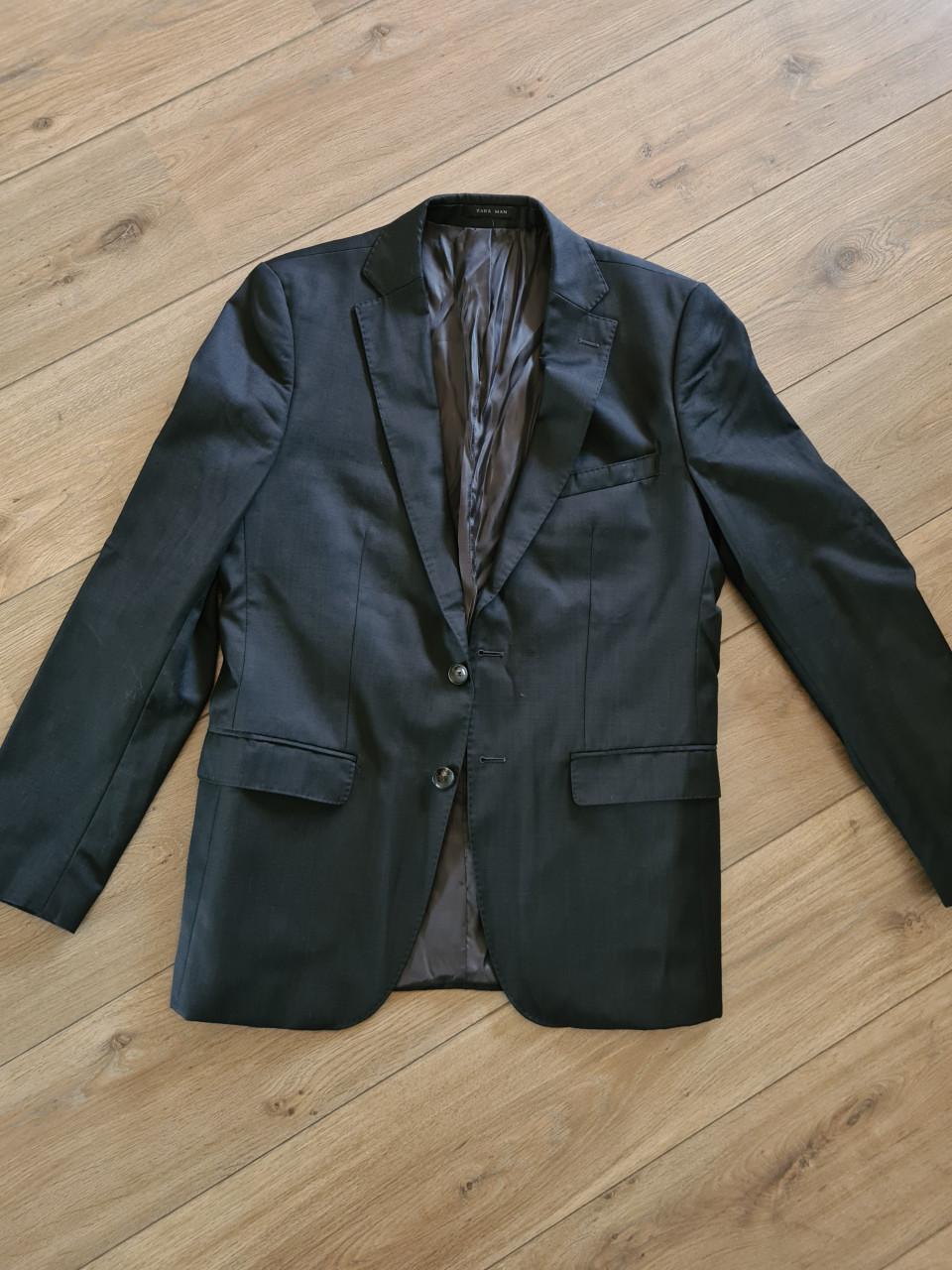 Zara Man Stijlvolle zwarte blazer van 100% wol. Maat M