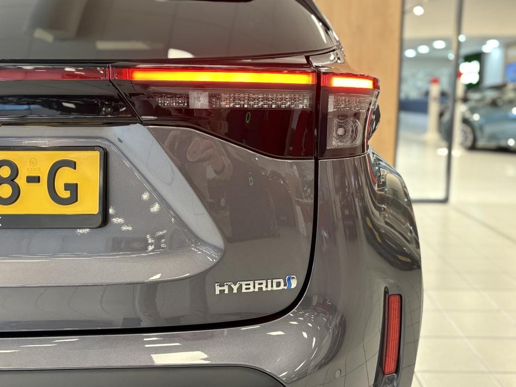 Toyota Yaris Cross 1.5 hybrid dynamic | stoel en stuurverwarming | bsm | te
