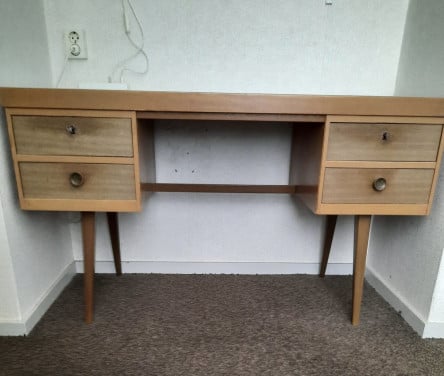 Bureau (retro)