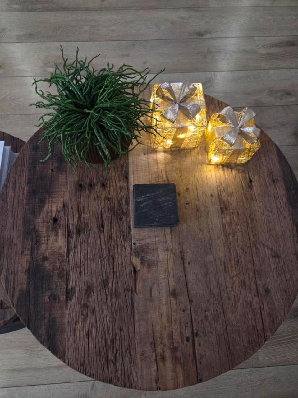 2 houte salontafeltjes Set van twee ronde salontafels, merk Dusverge