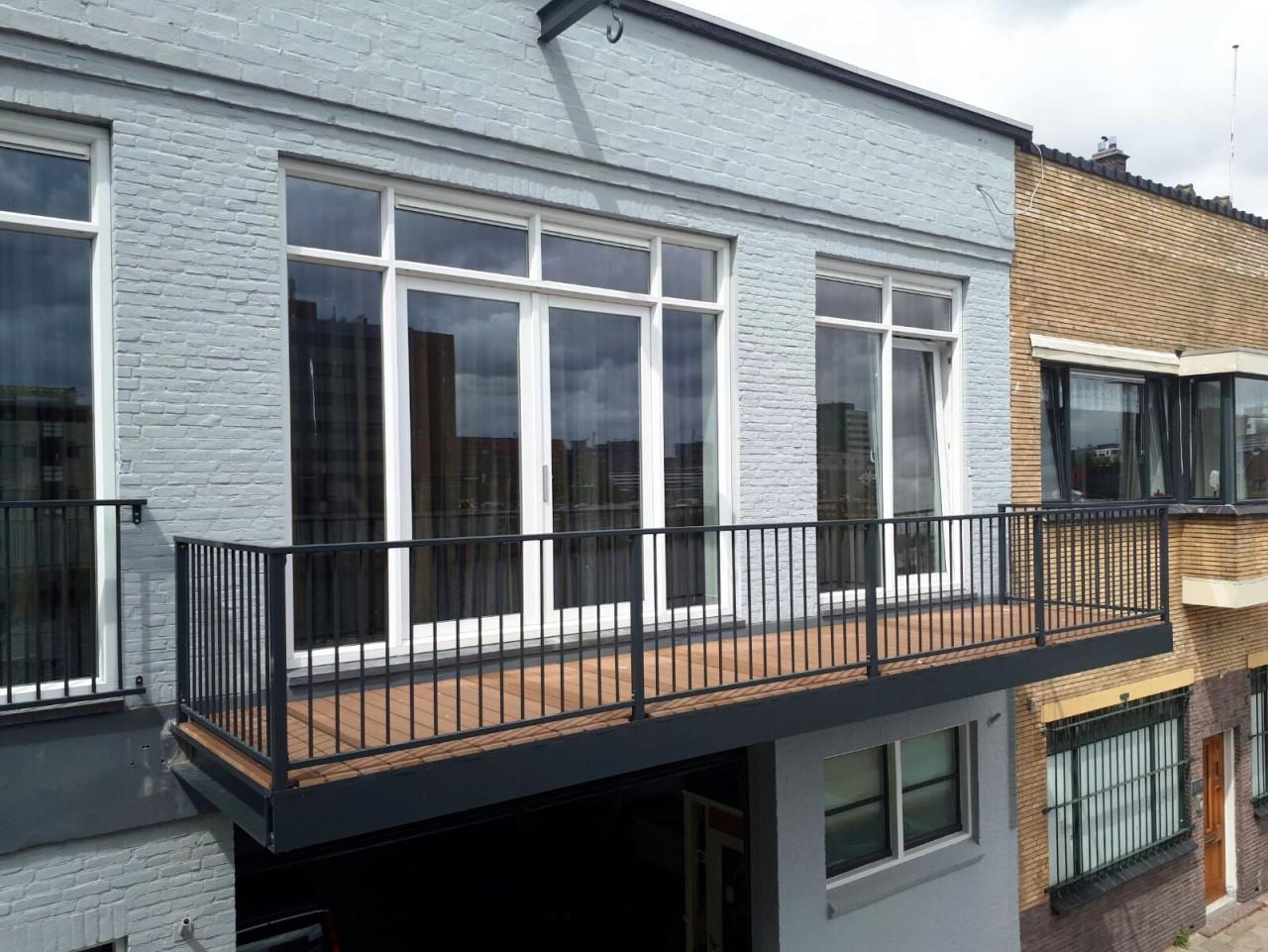 Stijlvolle & Duurzame Balkonhekwerken – Alles Onder Eén Dak!