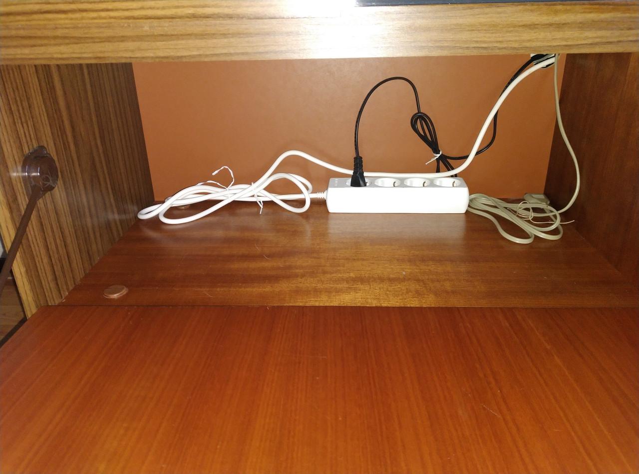 Blauwpunkt radiomeubel