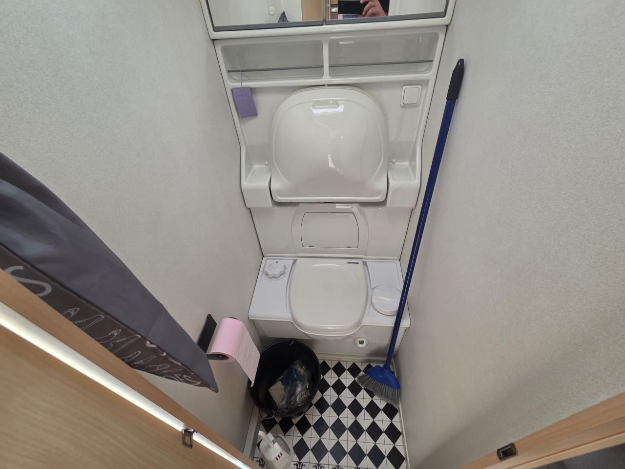 Complete delta caravan met mover + voortent instapklaar